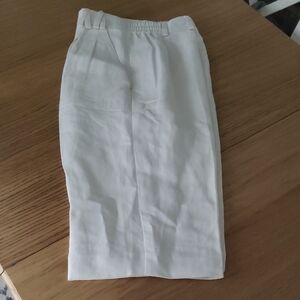 Vintage Petite Sophisticate Women's Linen Knee Length Shorts. NWOT